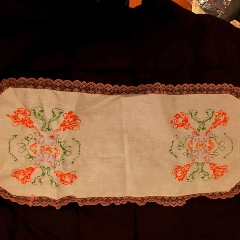 Stylized Floral Dresser Scarf